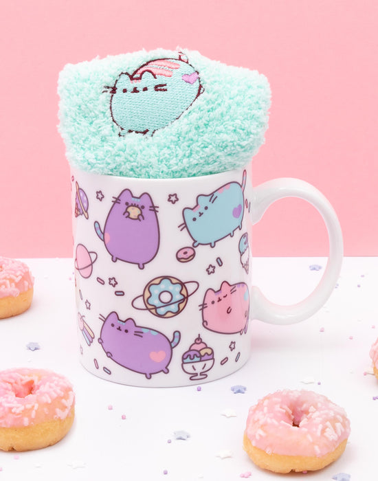 Pusheen Pusheen The Cat Womens White Mug and Sock Gift Set