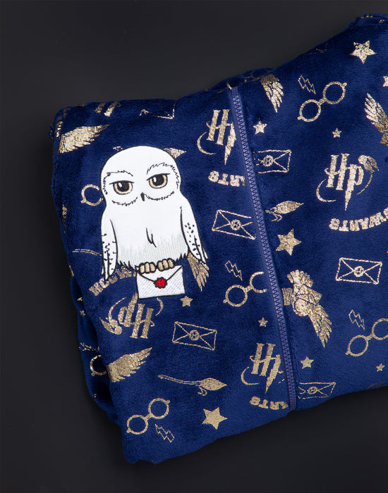  This nightwear outfit is perfect for relaxing; it is 100% official Harry Potter merchandise, to get the most out of this product please follow all wash and care label instructions before use.