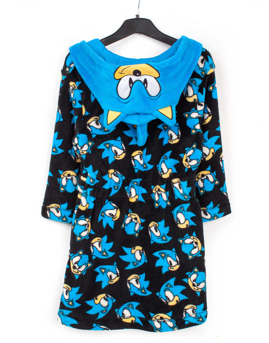 The gaming robe for boys and girls is made from 100% polyester making it sure to provide comfort whilst lounging, playing your favourite Sega game and for them fun Sonic dreams!