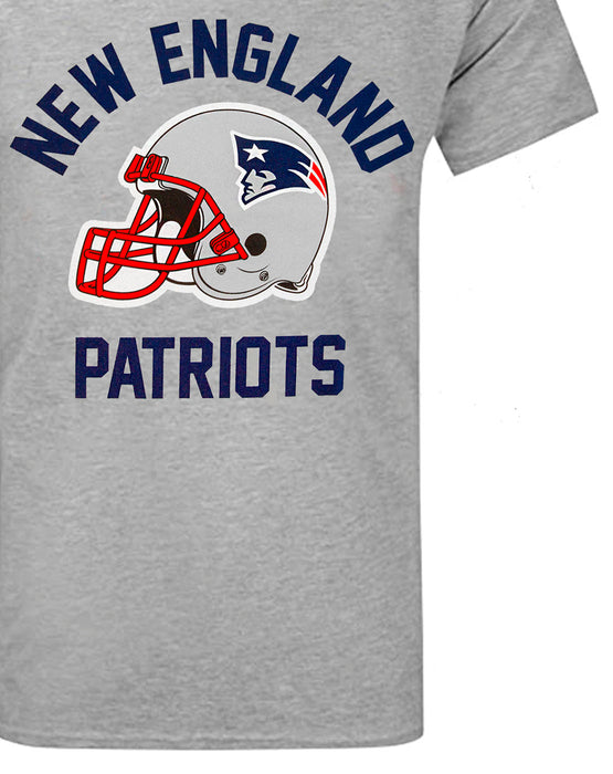  American Football shirt features the team Patriots helmet logo that are contrasted against the grey tee! The t-shirt is great quality and is suitable to wear for all occasions.